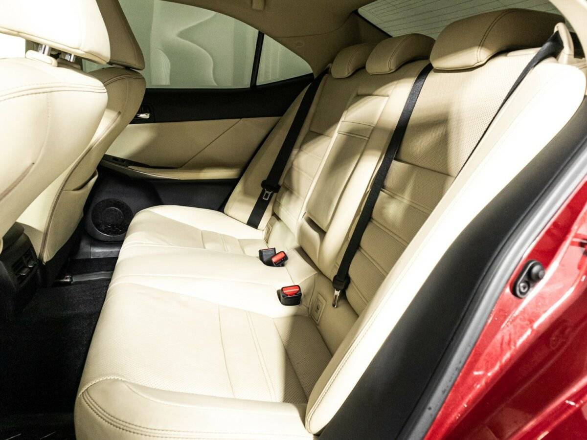 Купить Lexus IS с пробегом. Фото: #9