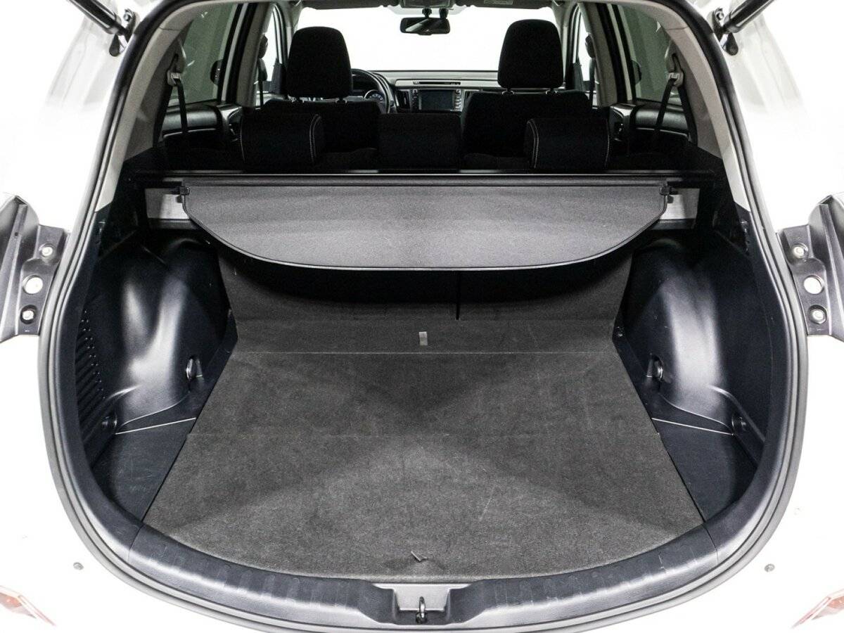 Купить Toyota RAV4 с пробегом. Фото: #14