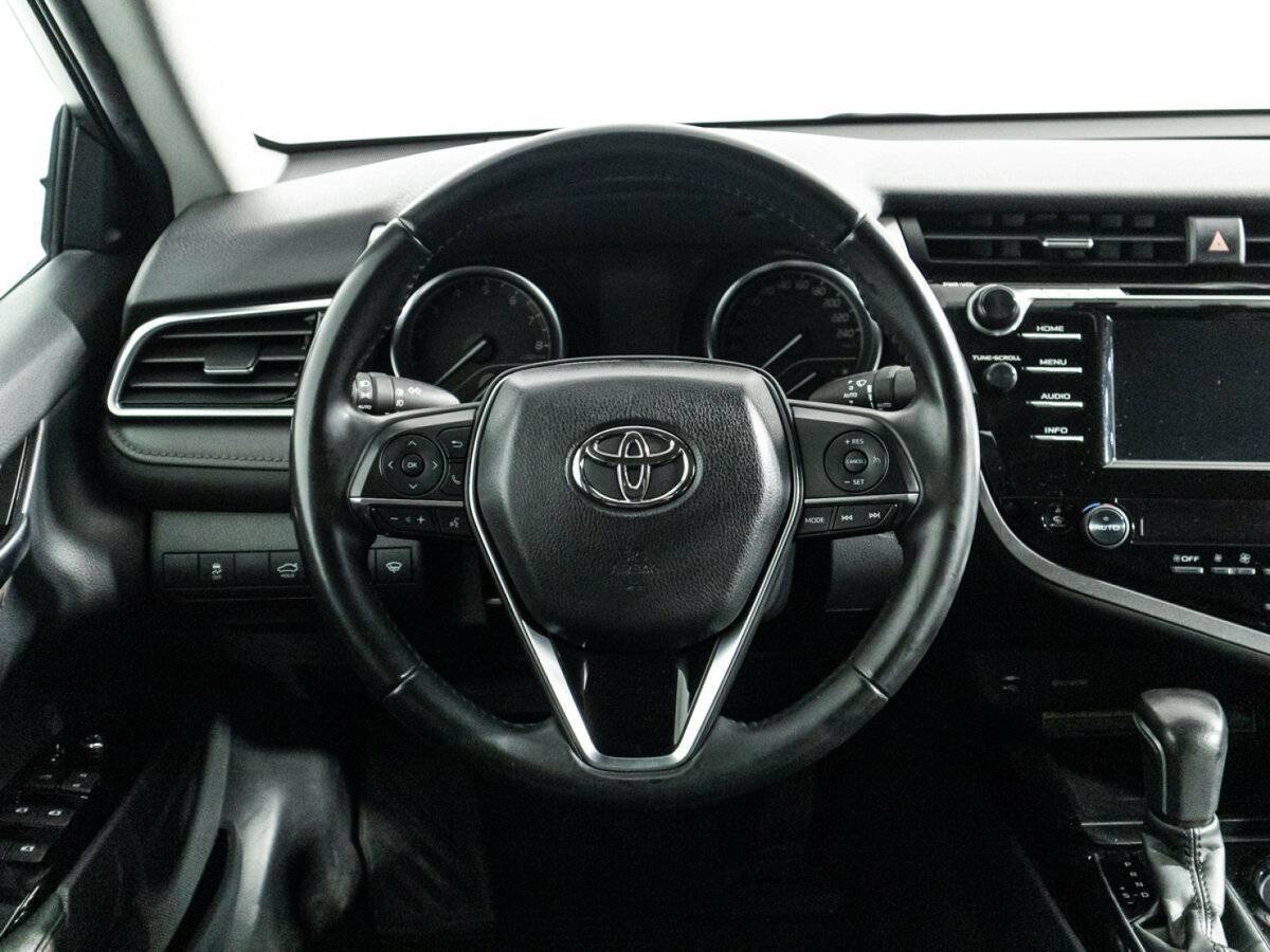 Купить Toyota Camry с пробегом. Фото: #18