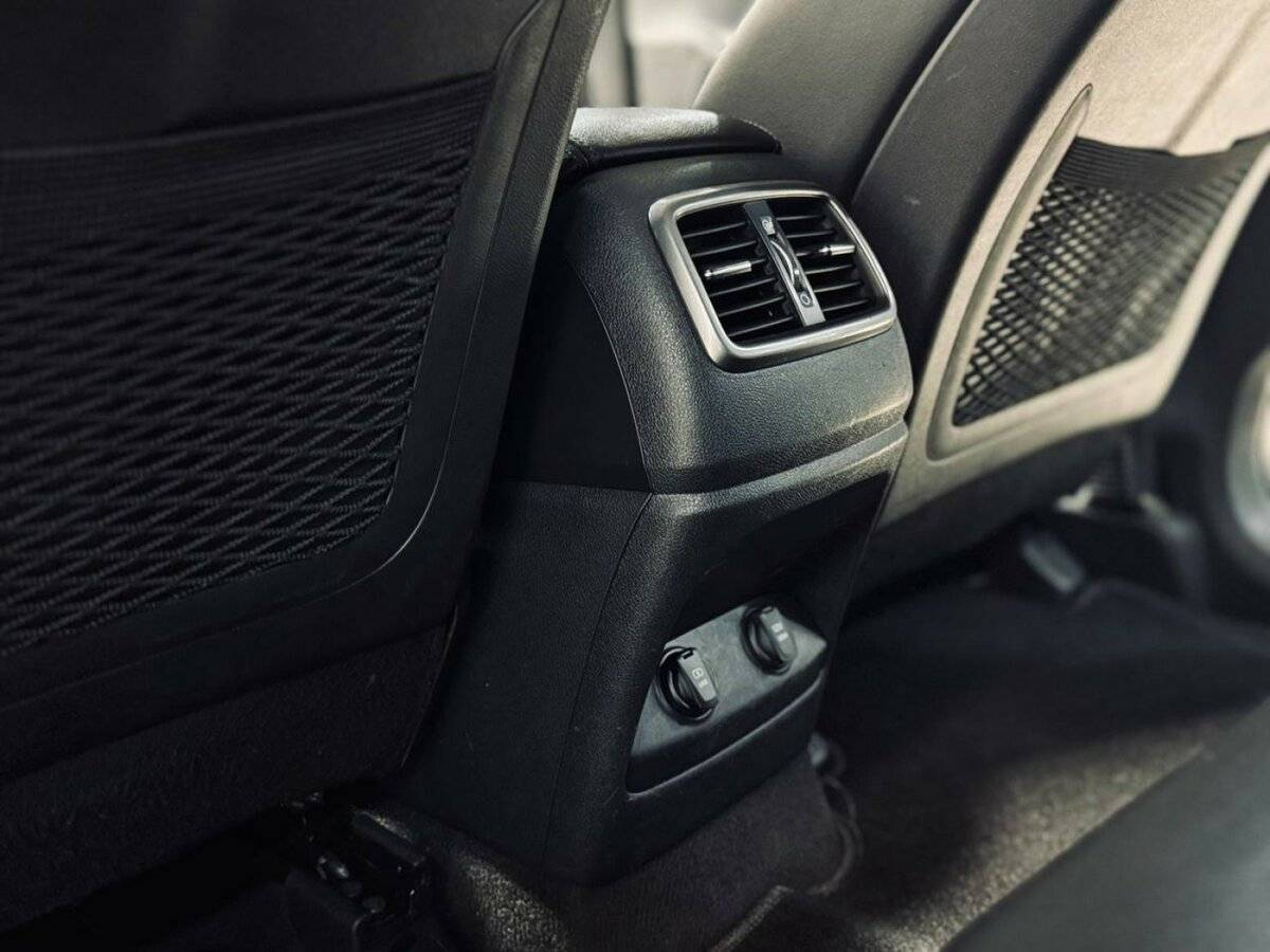Купить Kia Sorento с пробегом. Фото: #16