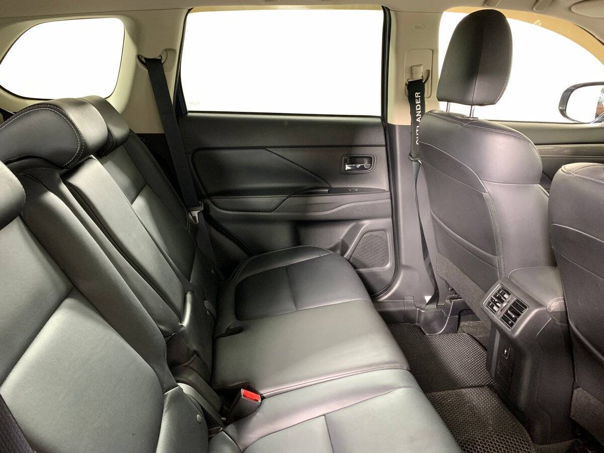 Купить Mitsubishi Outlander с пробегом. Фото: #16