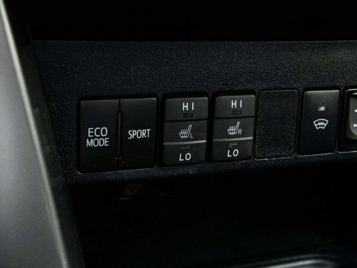 Купить Toyota RAV4 с пробегом. Фото: #15