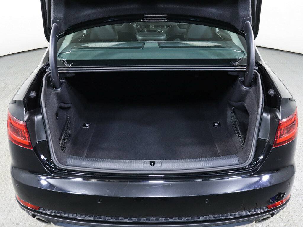 Купить Audi A4 с пробегом. Фото: #8