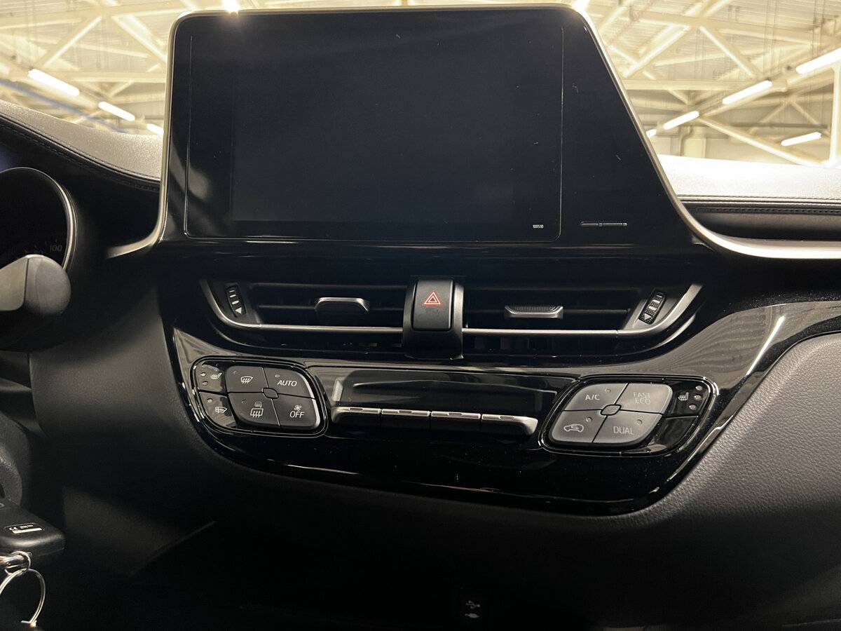 Купить Toyota C-HR с пробегом. Фото: #14