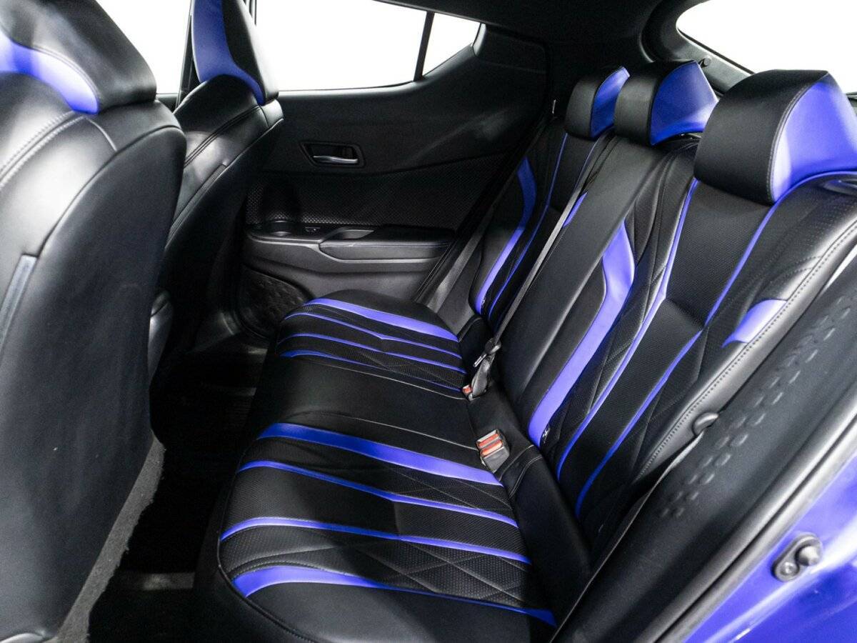 Купить Toyota C-HR с пробегом. Фото: #9