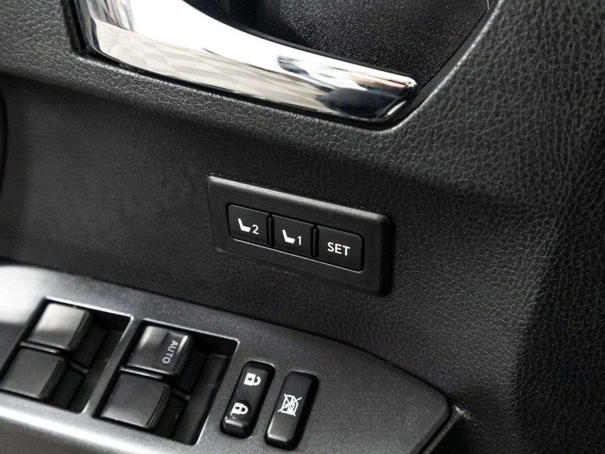 Купить Toyota RAV4 с пробегом. Фото: #17