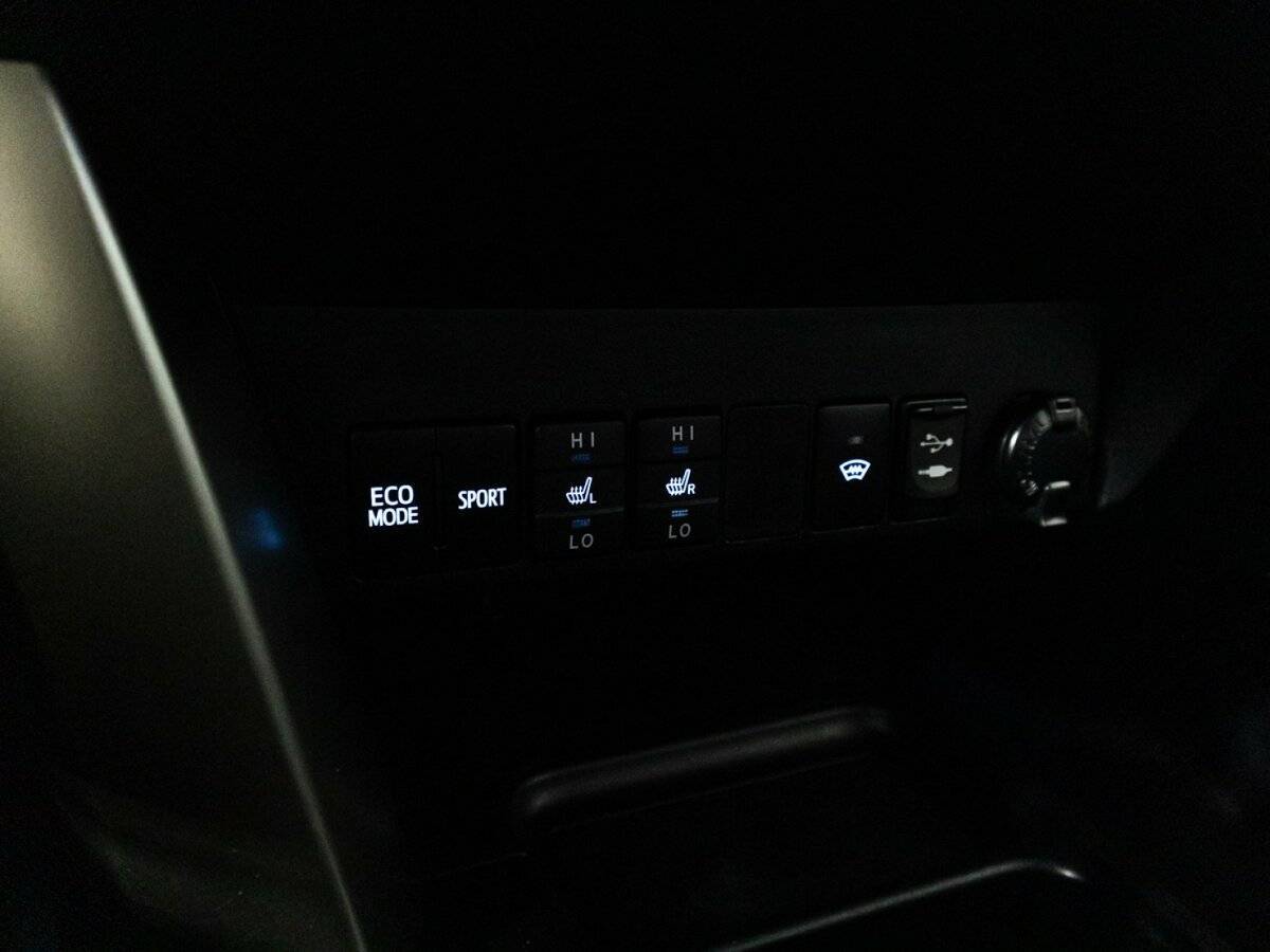 Купить Toyota RAV4 с пробегом. Фото: #22