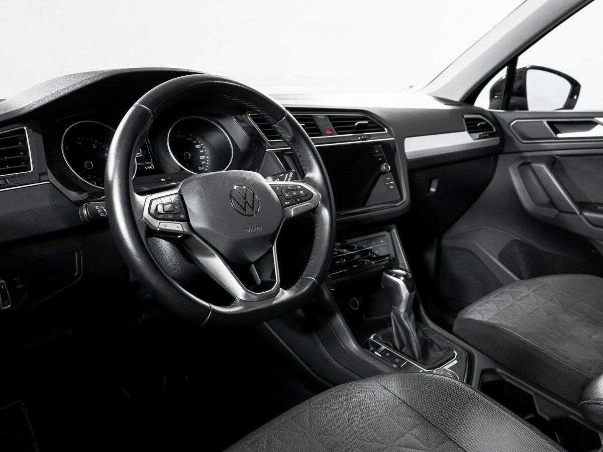 Купить Volkswagen Tiguan с пробегом. Фото: #13