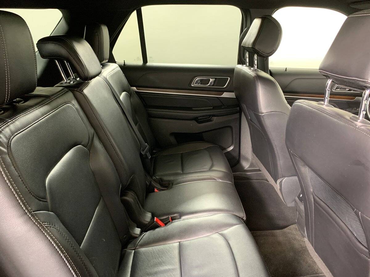 Купить Ford Explorer с пробегом. Фото: #16