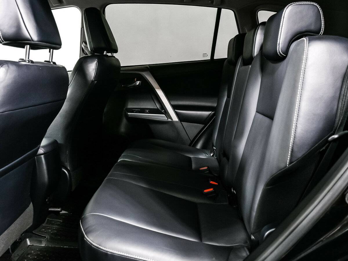 Купить Toyota RAV4 с пробегом. Фото: #11