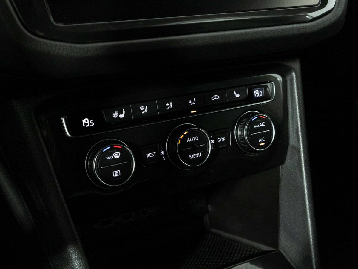 Купить Volkswagen Tiguan с пробегом. Фото: #20