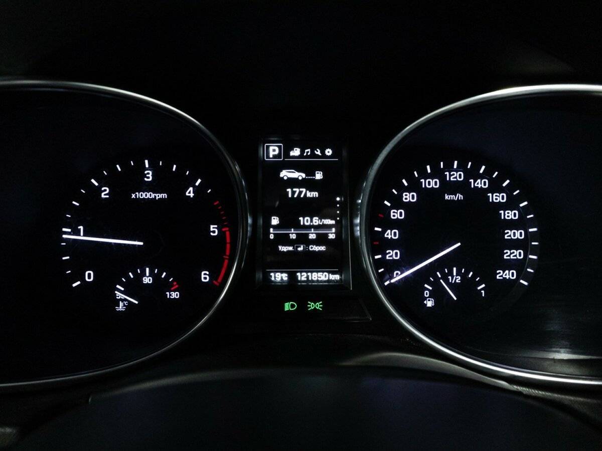 Купить Hyundai Santa Fe с пробегом. Фото: #11