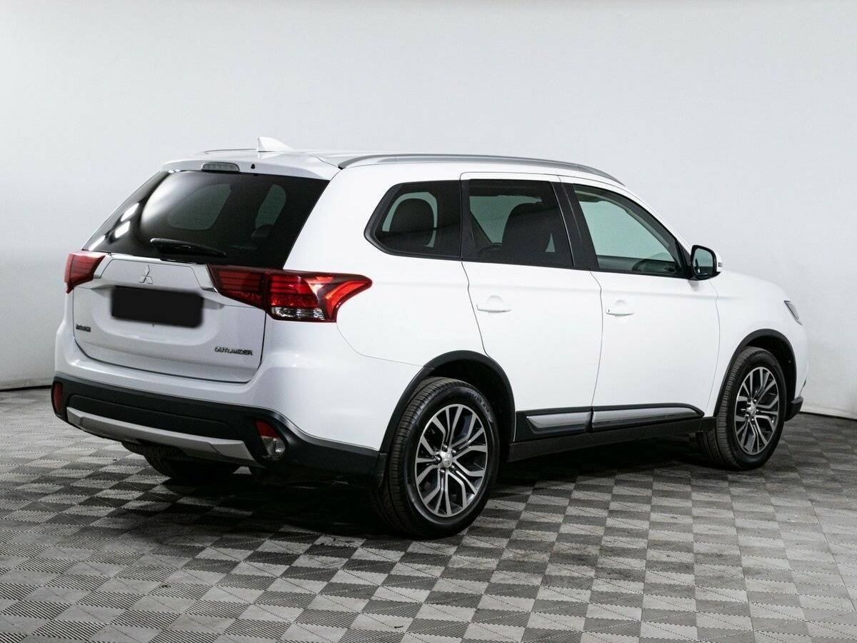 Купить Mitsubishi Outlander с пробегом. Фото: #4