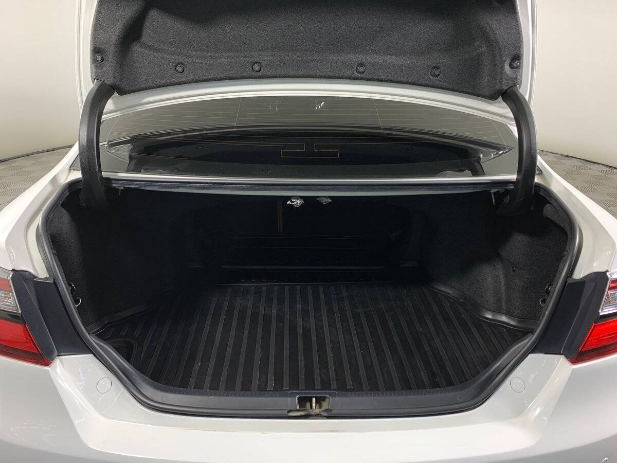 Купить Toyota Camry с пробегом. Фото: #18