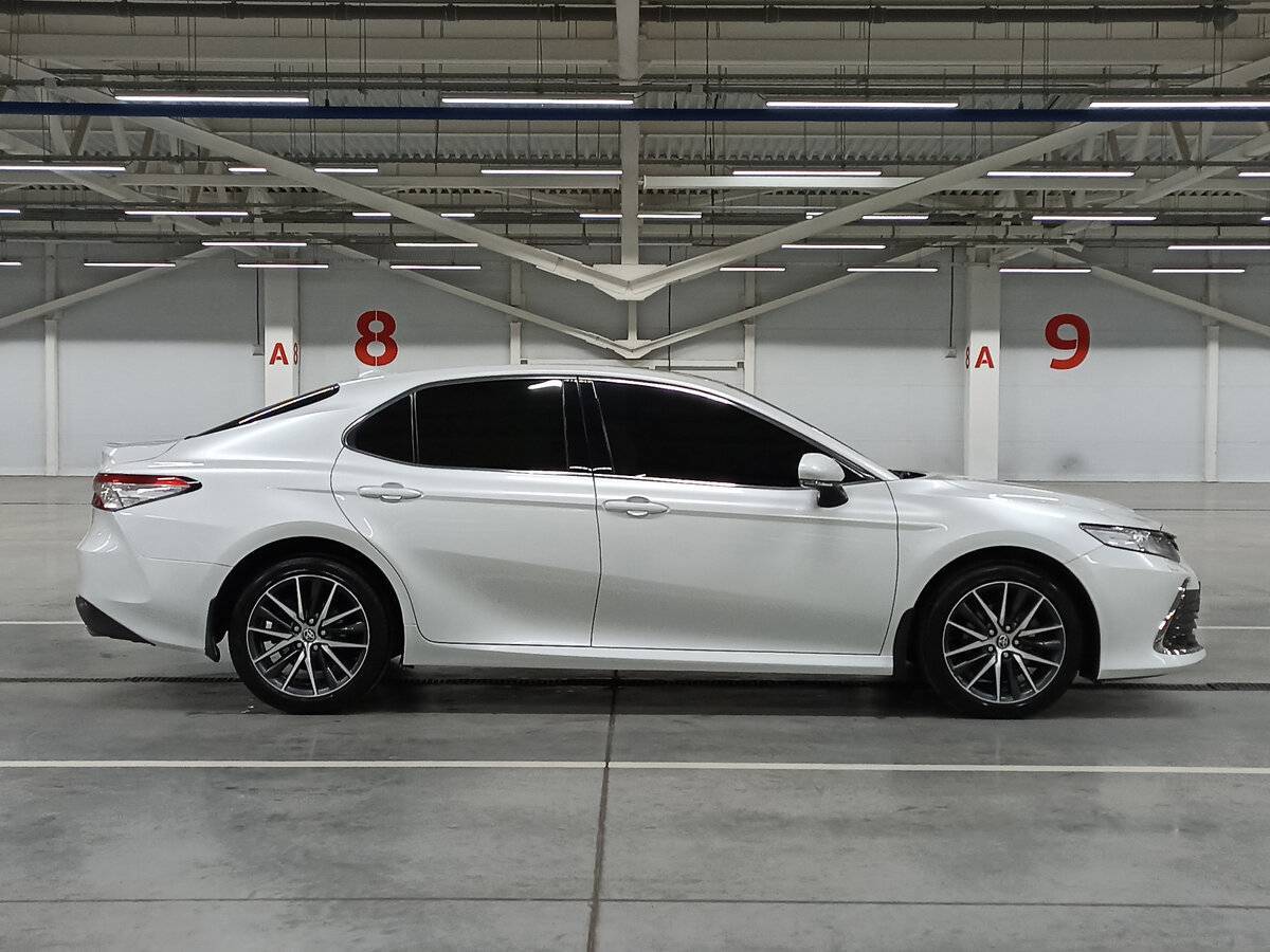 Купить Toyota Camry с пробегом. Фото: #3