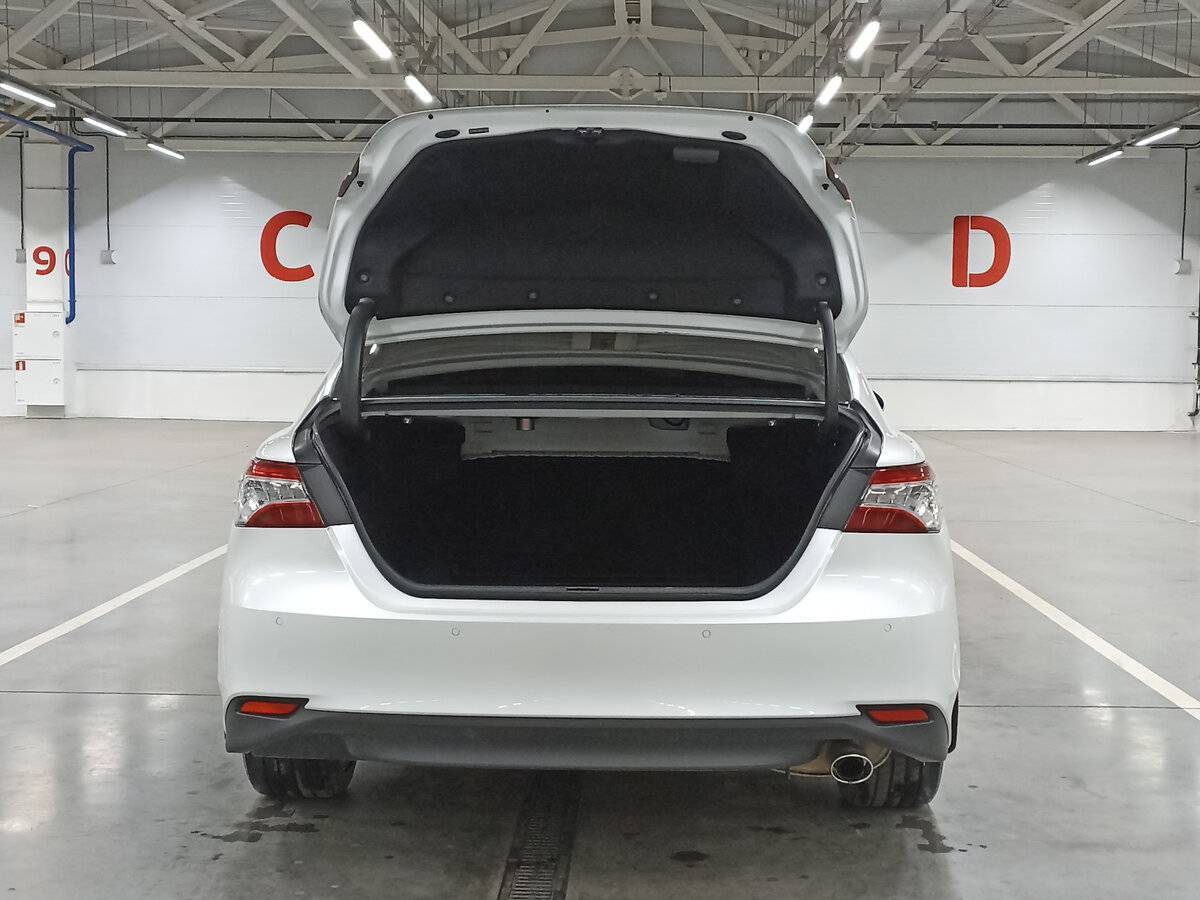 Купить Toyota Camry с пробегом. Фото: #9
