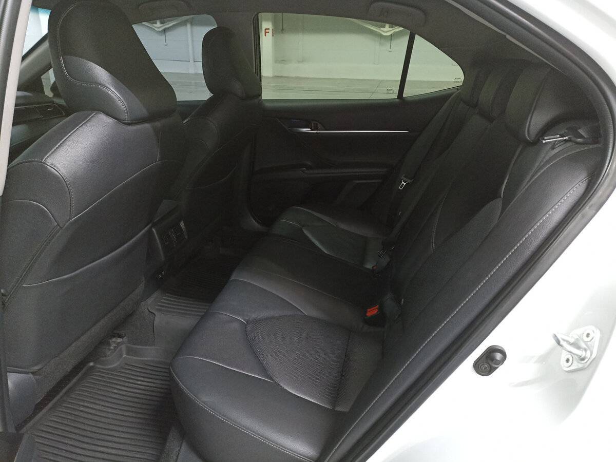 Купить Toyota Camry с пробегом. Фото: #11