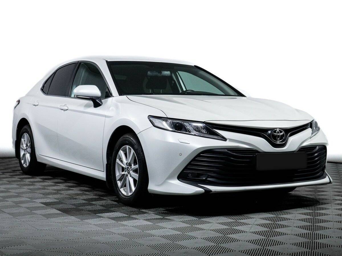 Купить Toyota Camry с пробегом. Фото: #2