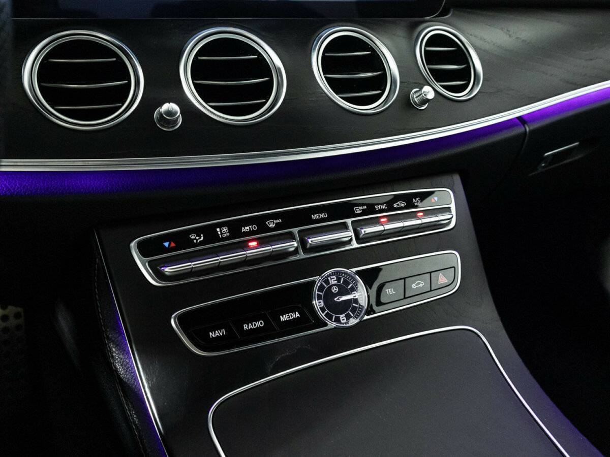 Купить Mercedes-Benz E-Класс с пробегом. Фото: #20