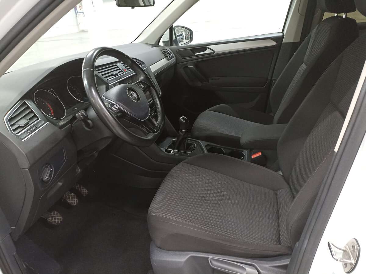 Купить Volkswagen Tiguan с пробегом. Фото: #15