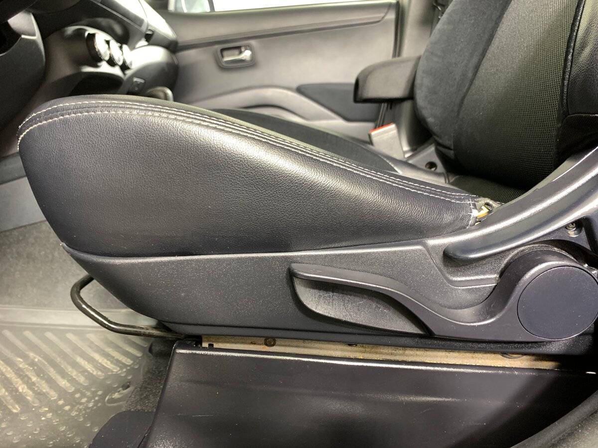 Купить Citroen C-Crosser с пробегом. Фото: #15