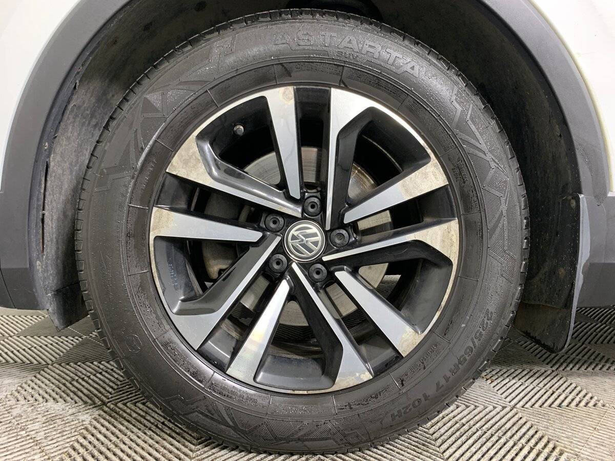 Купить Volkswagen Tiguan с пробегом. Фото: #8