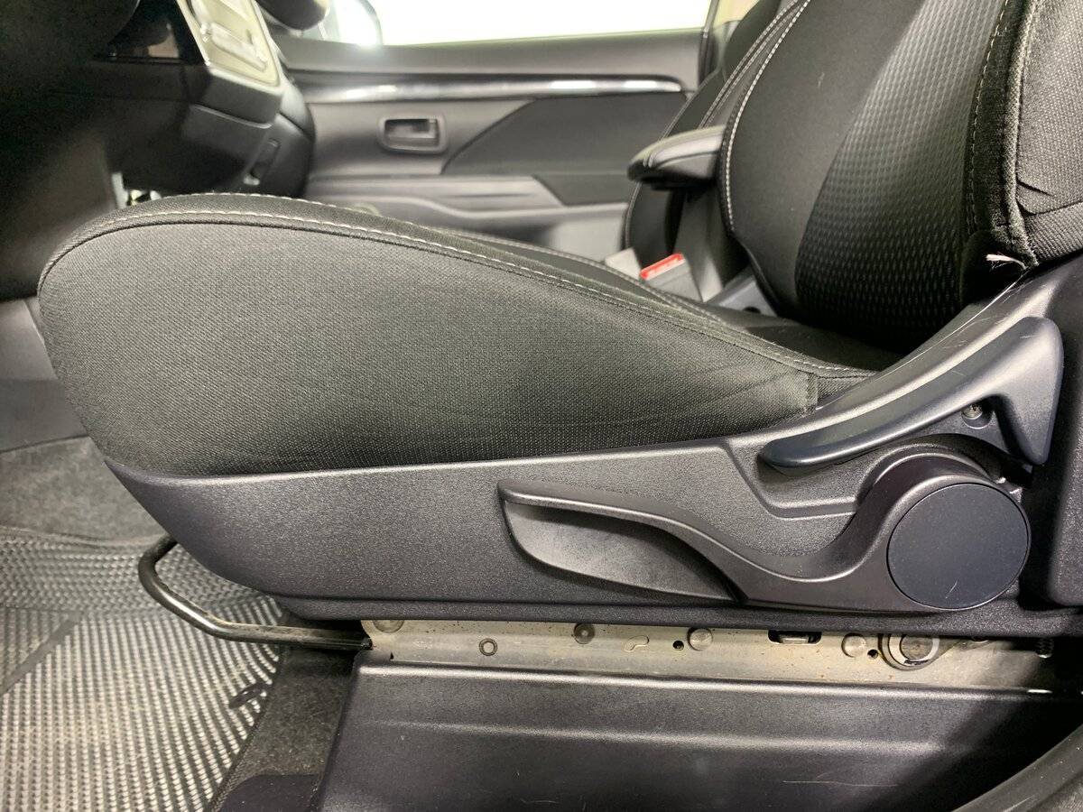 Купить Mitsubishi Outlander с пробегом. Фото: #15