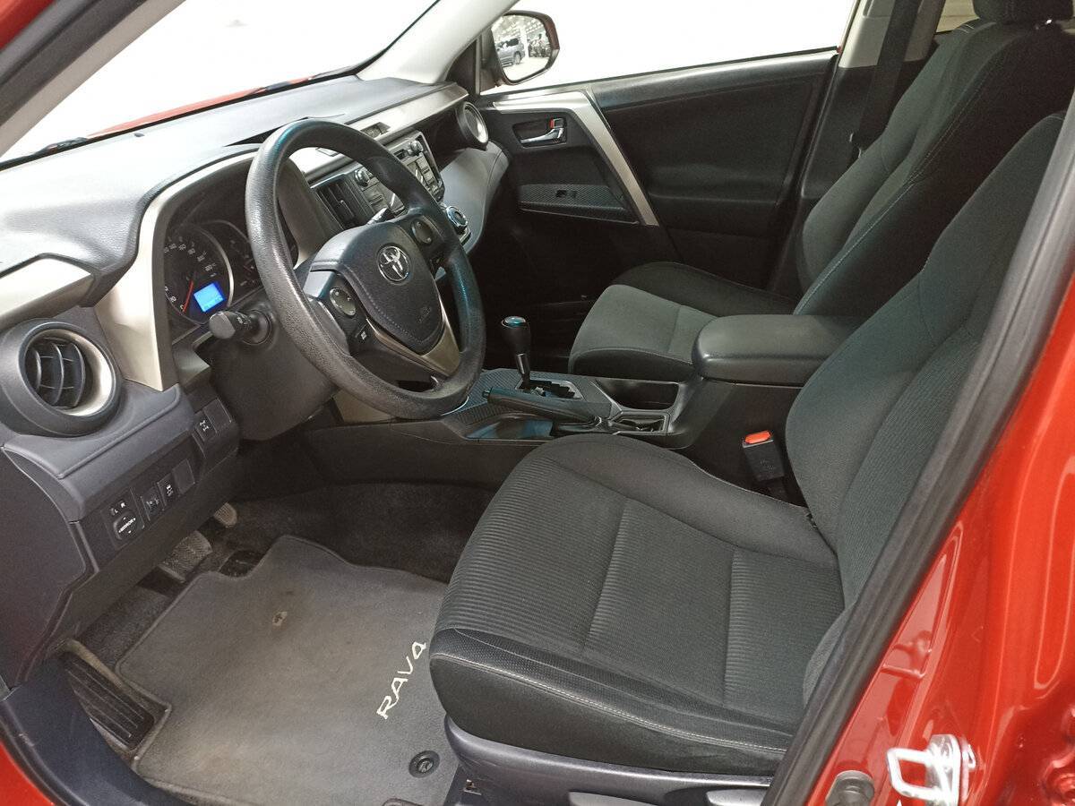 Купить Toyota RAV4 с пробегом. Фото: #15