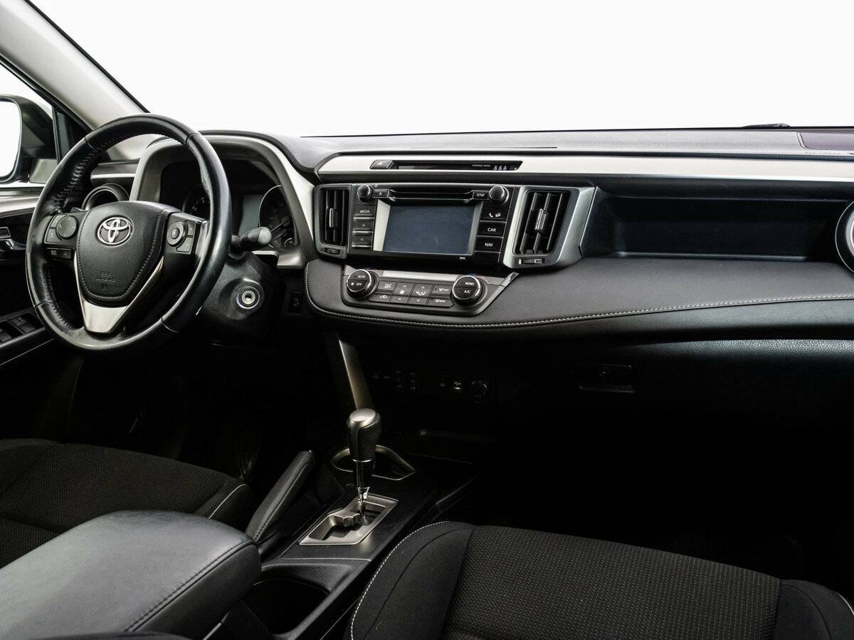 Купить Toyota RAV4 с пробегом. Фото: #8