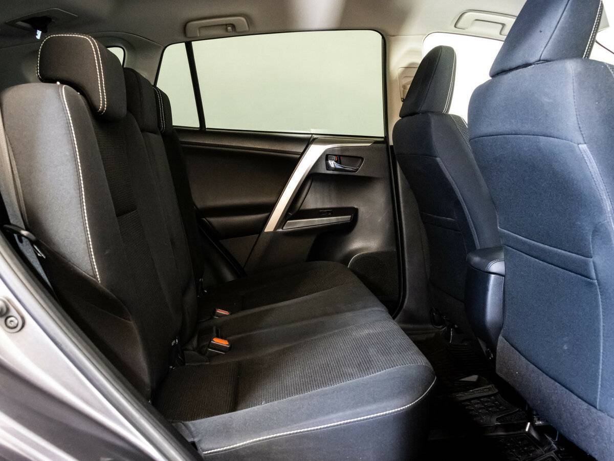Купить Toyota RAV4 с пробегом. Фото: #15