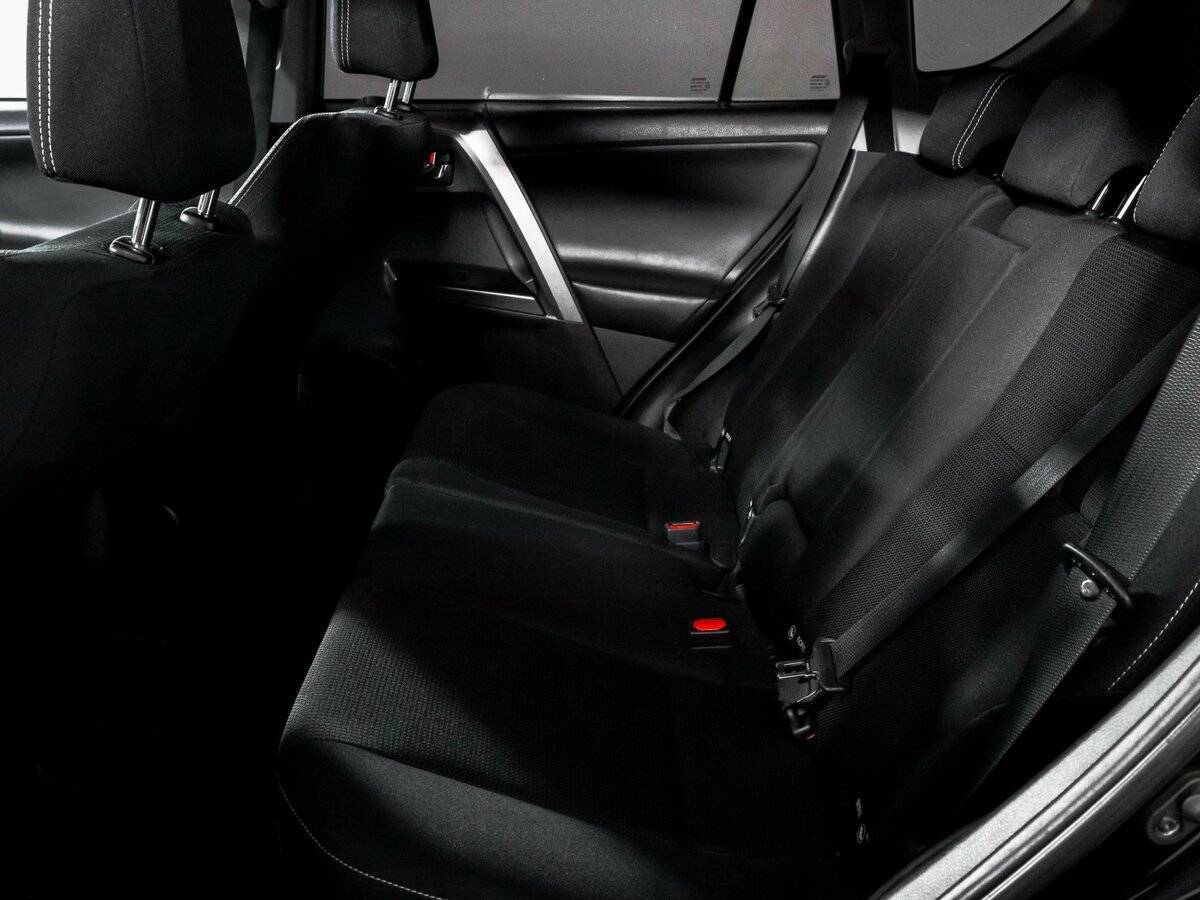 Купить Toyota RAV4 с пробегом. Фото: #9