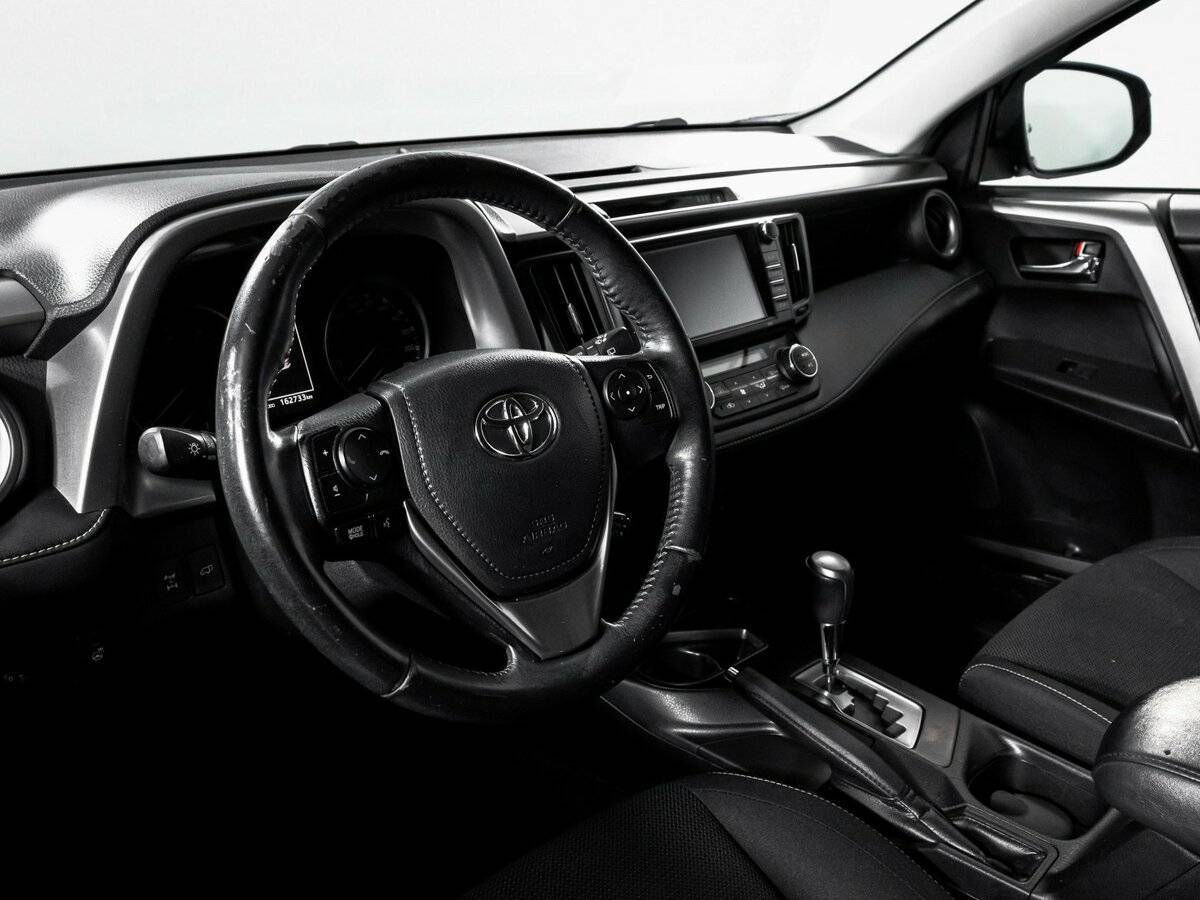 Купить Toyota RAV4 с пробегом. Фото: #13