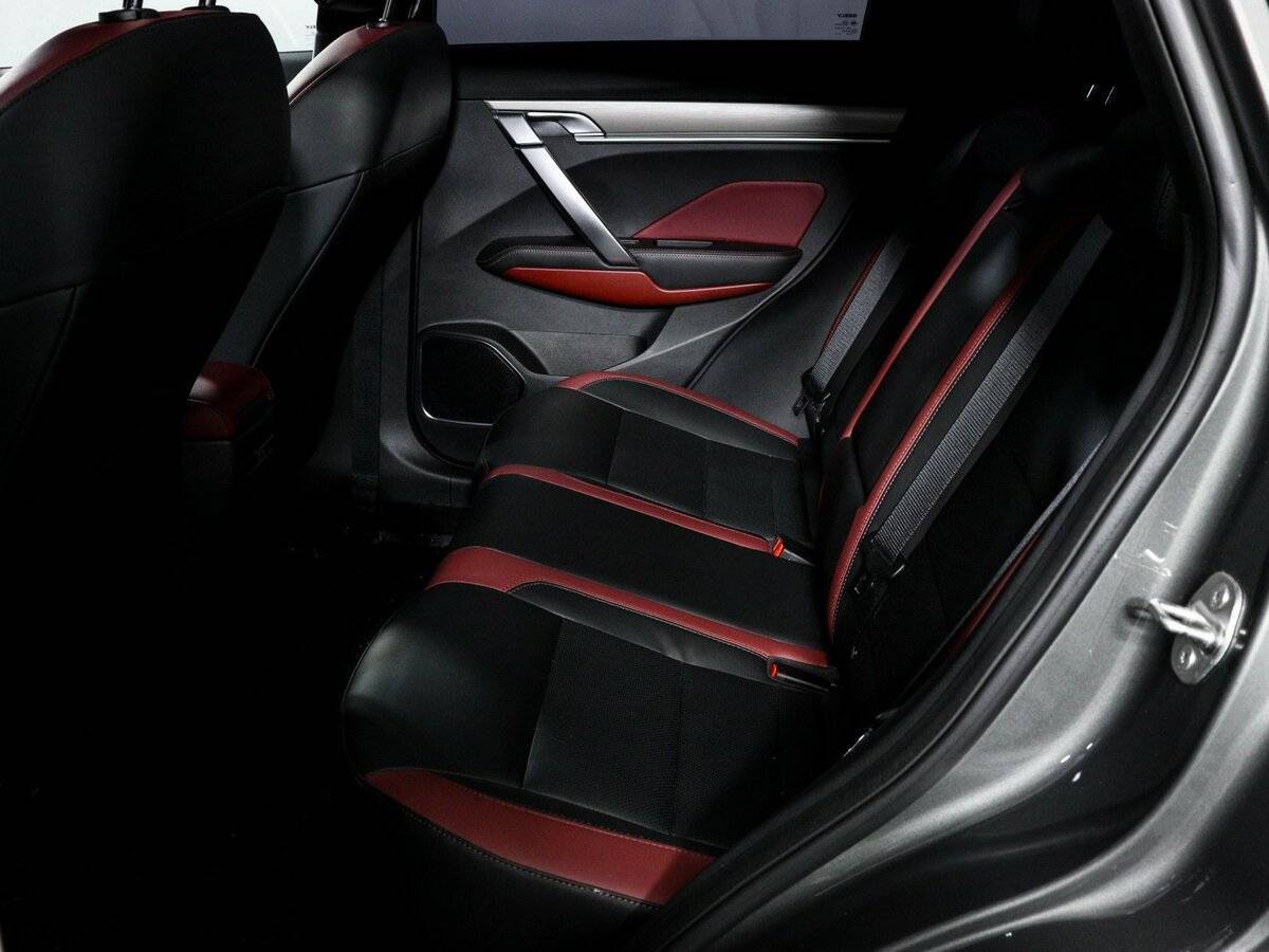 Купить Geely Coolray с пробегом. Фото: #8