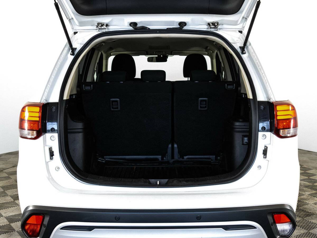 Купить Mitsubishi Outlander с пробегом. Фото: #16