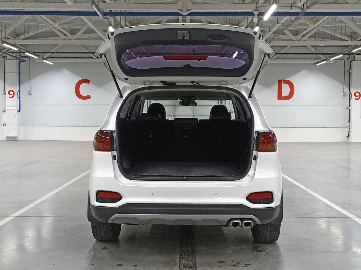 Купить Kia Sorento с пробегом. Фото: #9