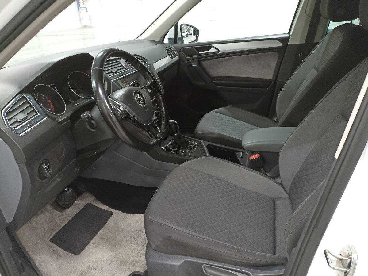 Купить Volkswagen Tiguan с пробегом. Фото: #15