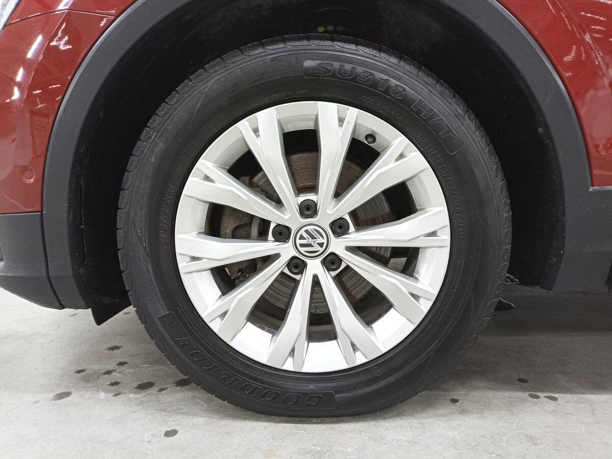 Купить Volkswagen Tiguan с пробегом. Фото: #17