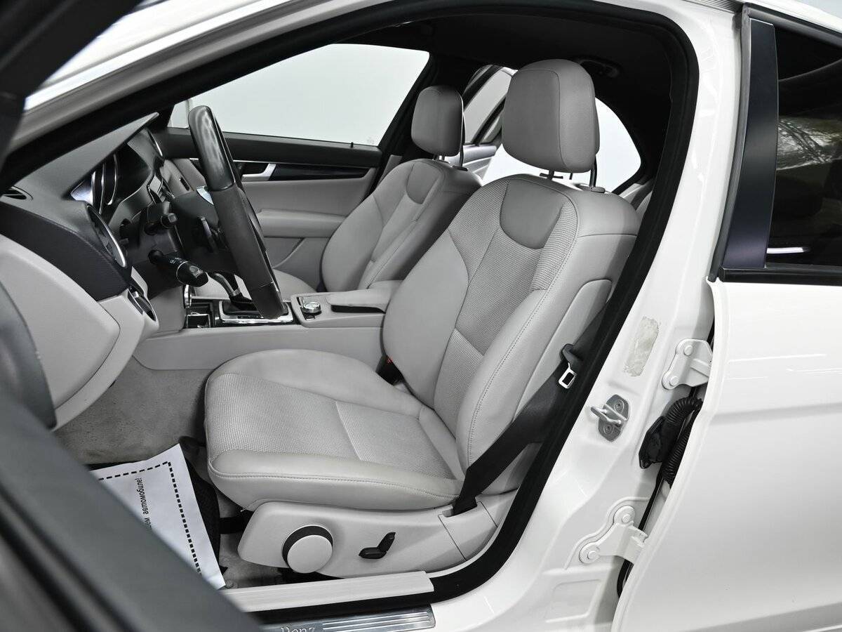 Купить Mercedes-Benz C-Класс с пробегом. Фото: #4