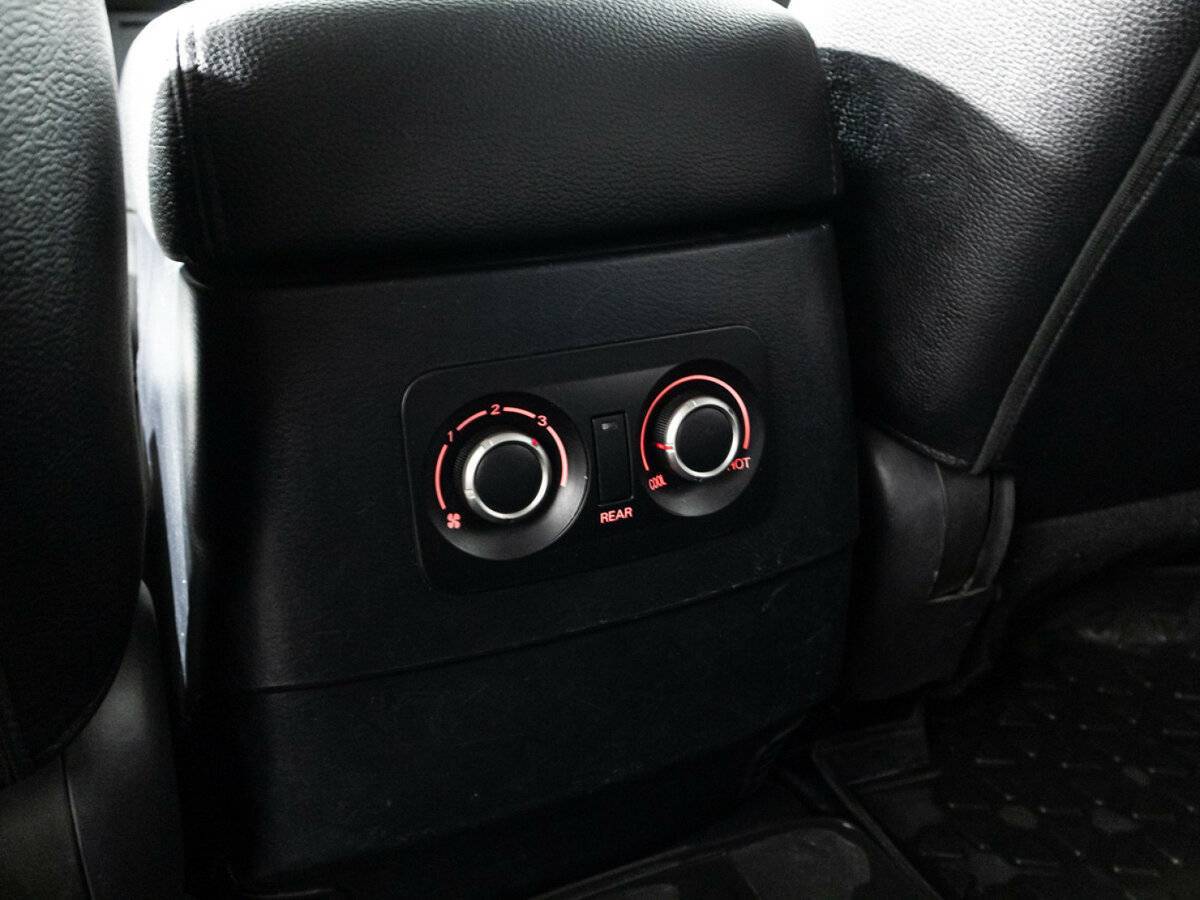 Купить Mitsubishi Pajero с пробегом. Фото: #19