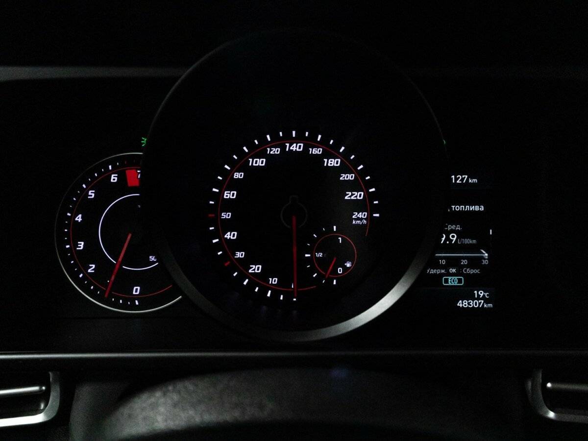 Купить Hyundai Elantra с пробегом. Фото: #11