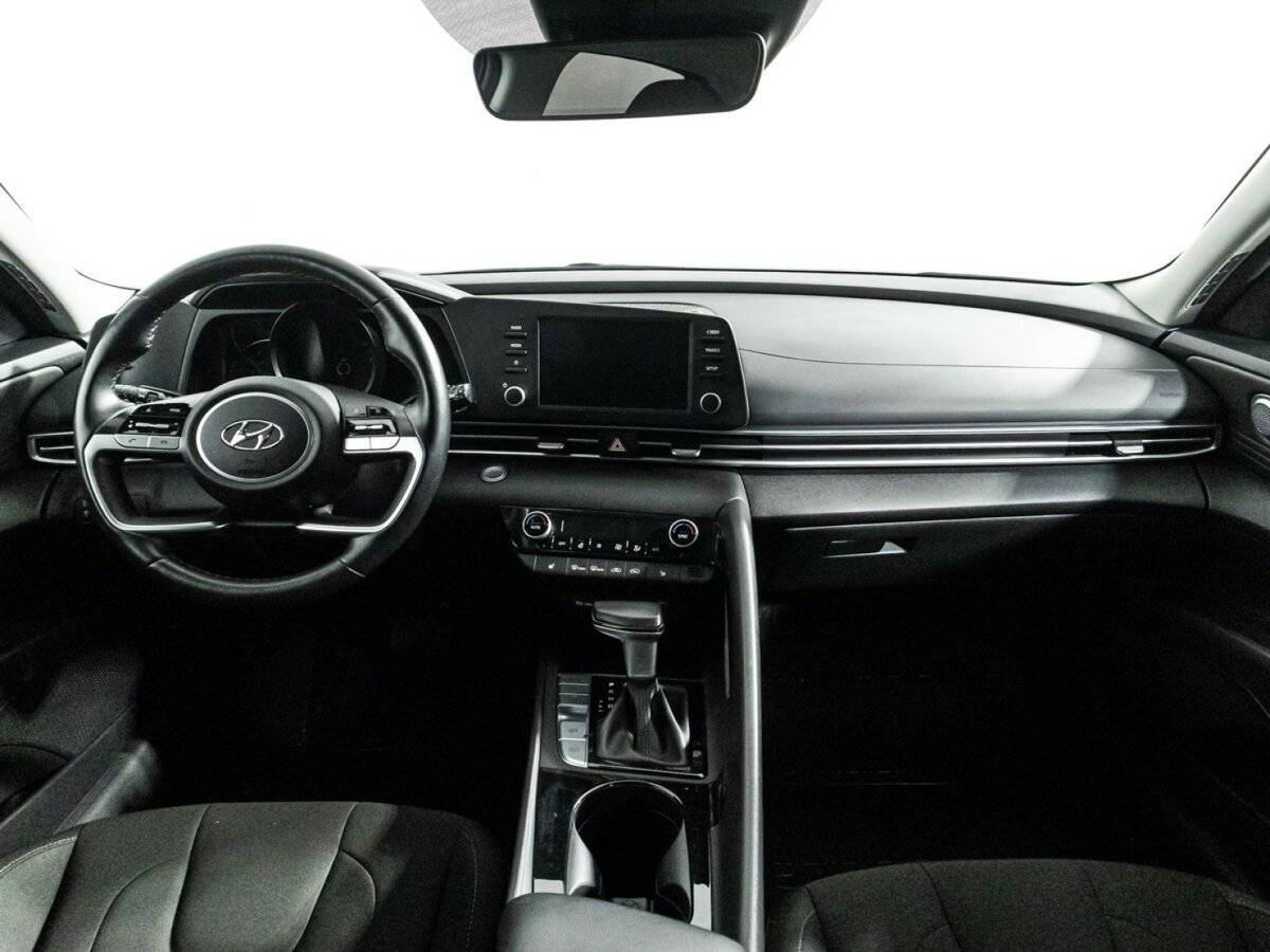 Купить Hyundai Elantra с пробегом. Фото: #12