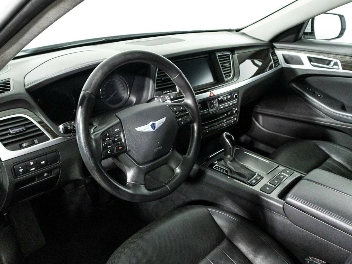 Купить Hyundai Genesis с пробегом. Фото: #10
