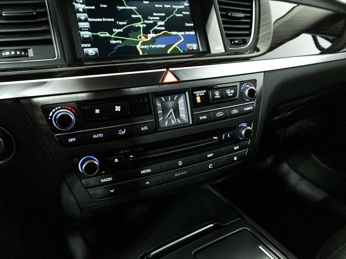 Купить Hyundai Genesis с пробегом. Фото: #16