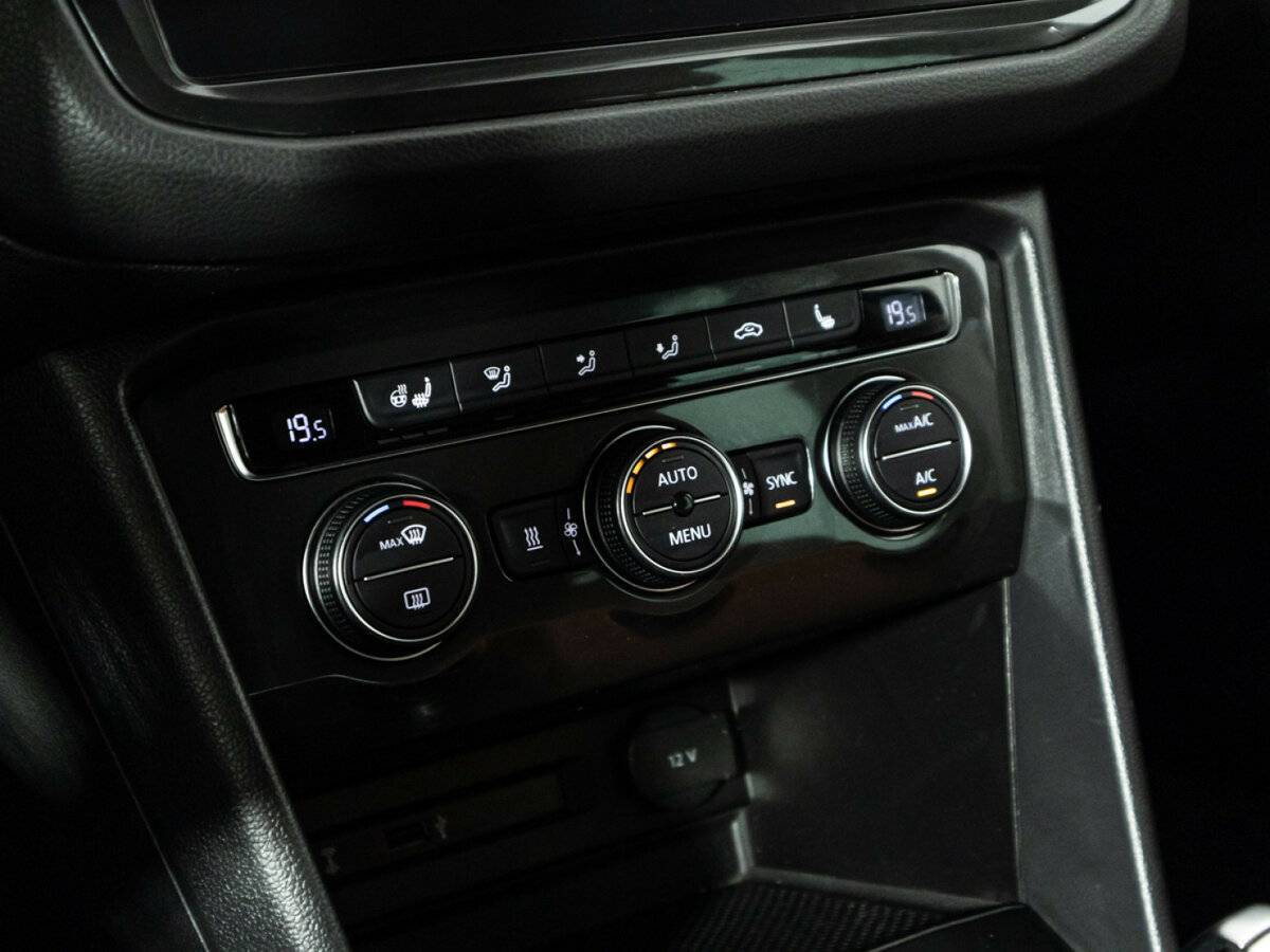 Купить Volkswagen Tiguan с пробегом. Фото: #21