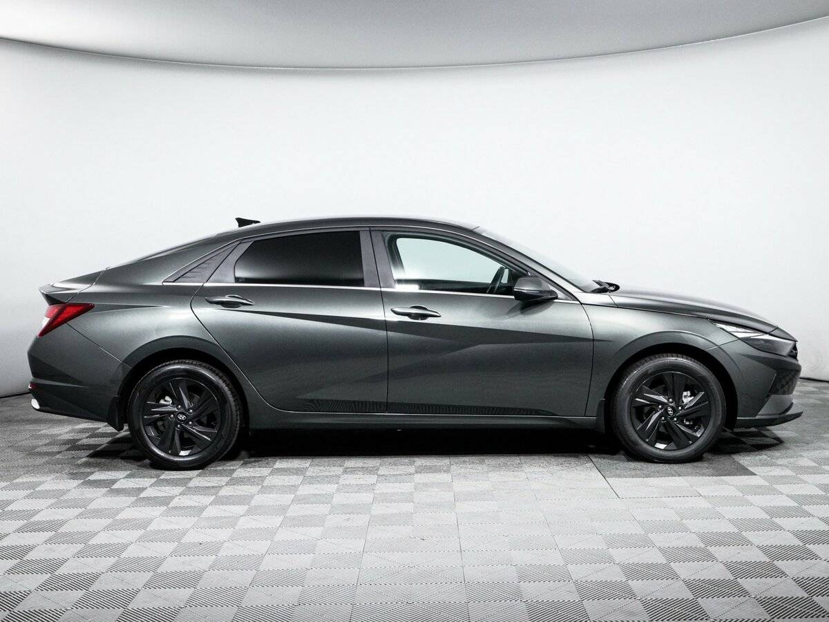 Купить Hyundai Elantra с пробегом. Фото: #3