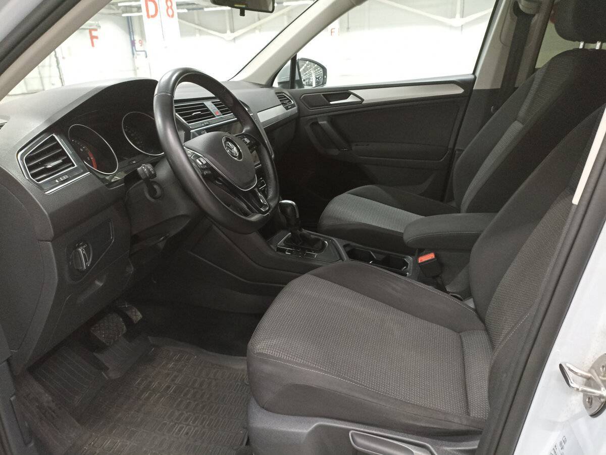 Купить Volkswagen Tiguan с пробегом. Фото: #15
