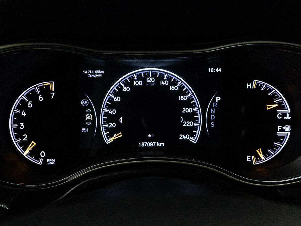 Купить Jeep Grand Cherokee с пробегом. Фото: #11