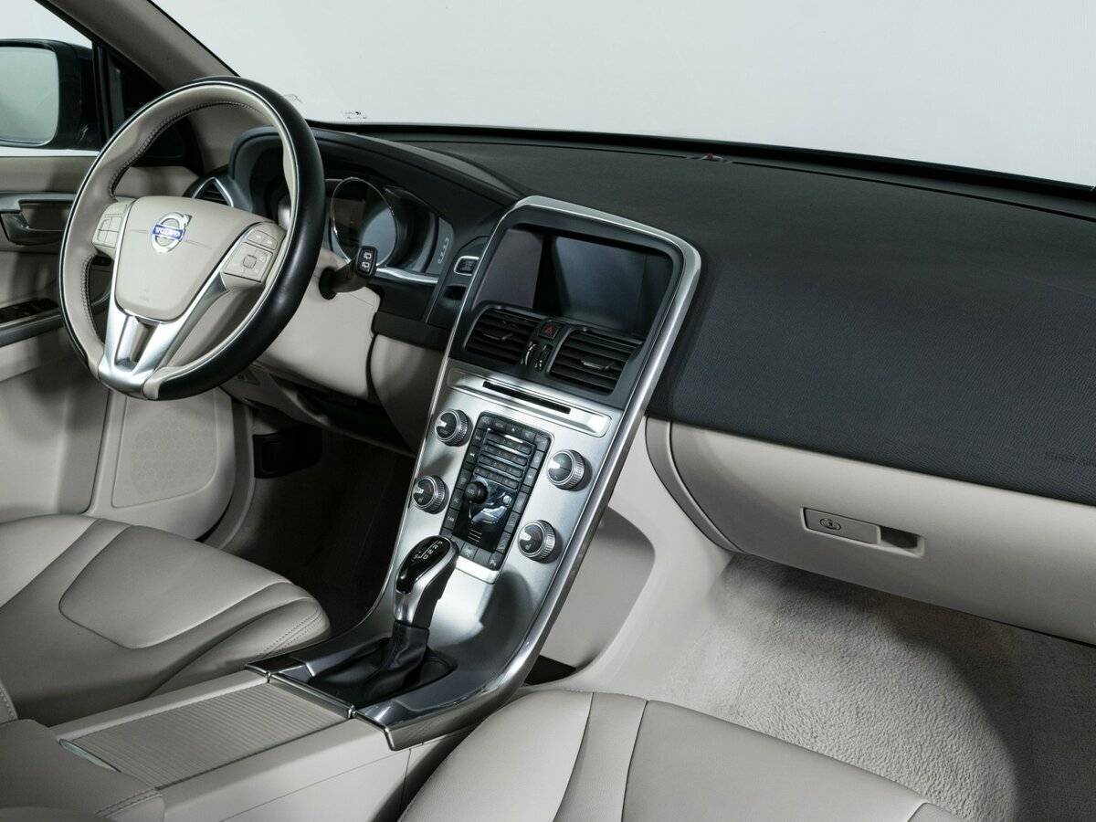 Купить Volvo XC60 с пробегом. Фото: #10