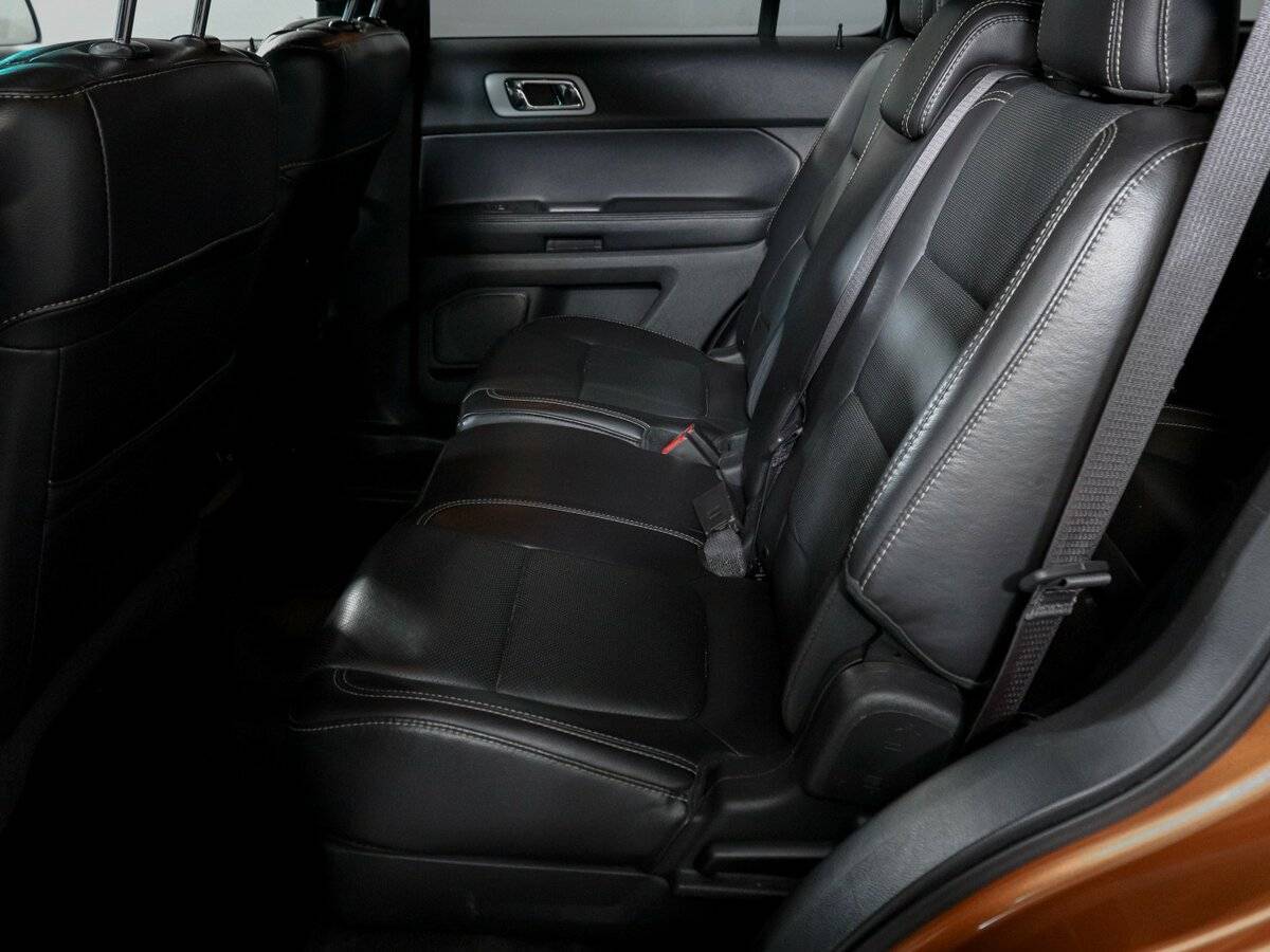 Купить Ford Explorer с пробегом. Фото: #8