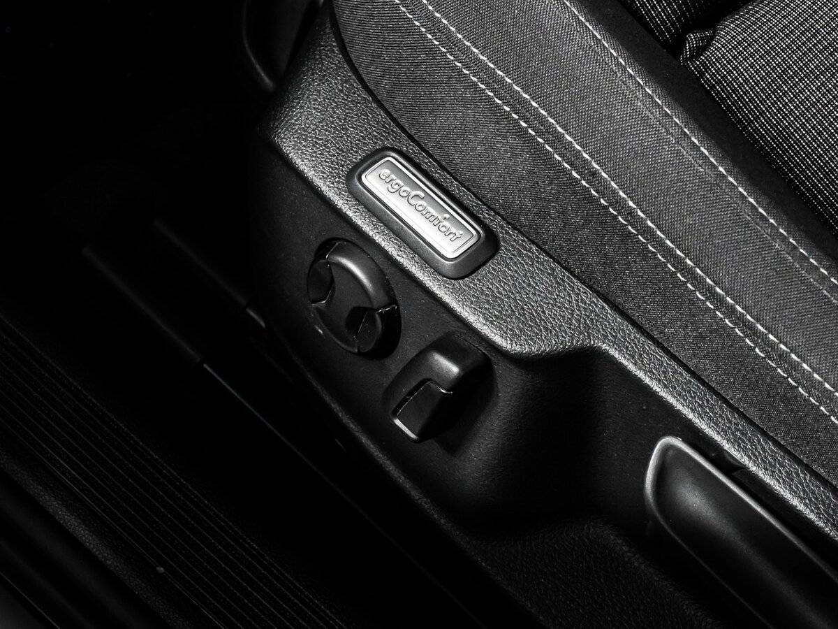 Купить Volkswagen Passat с пробегом. Фото: #18